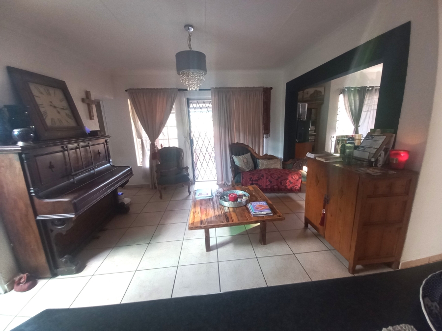 3 Bedroom Property for Sale in Safari Gardens North West